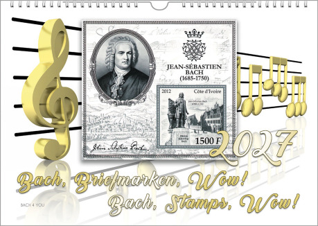 Man sieht einen Bach-Kalender in weiß und grau und gold: In der Mitte ist eine graue Bach-Briefmarke, links ein auffälliger Notenschlüssel, unten der Kalender-Titel, rechts die Jahreszahl.