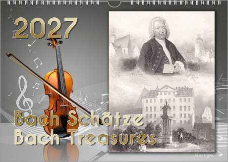 Das Musikgeschenk Bach-Kalender im Bach-Shop. Er ist querformatig. Auf grauem Untergrund ist links eine aufrechte Geige mit Bogen, darüber die Jahreszahl in Gold. Unten ist der Titel, rechts eine Postkarte mit Bach oben und der Thomasschule unten.